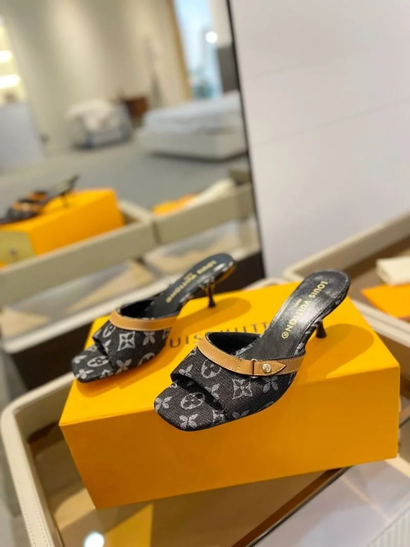 ZipUp Louis Vuitton Slippers 33238