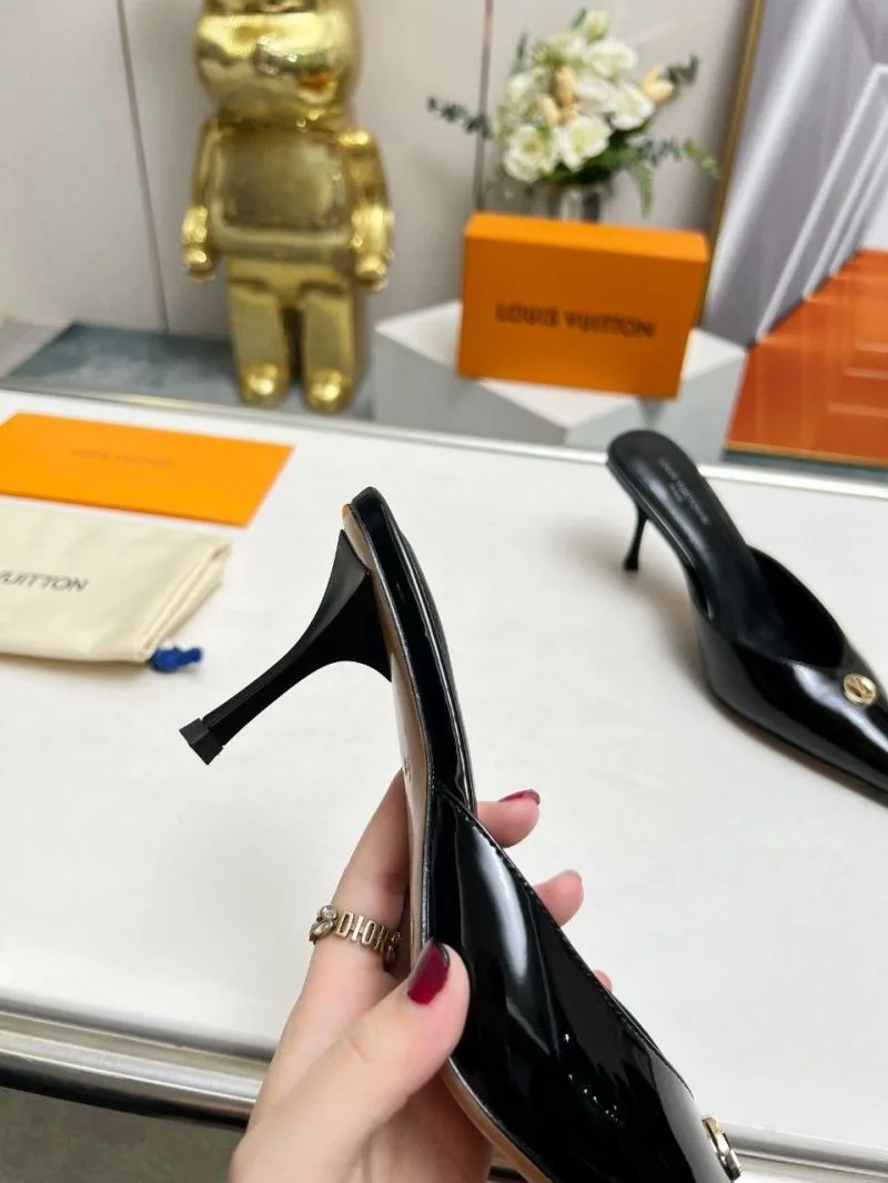 Louis Vuitton Slippers Sustainable 33244