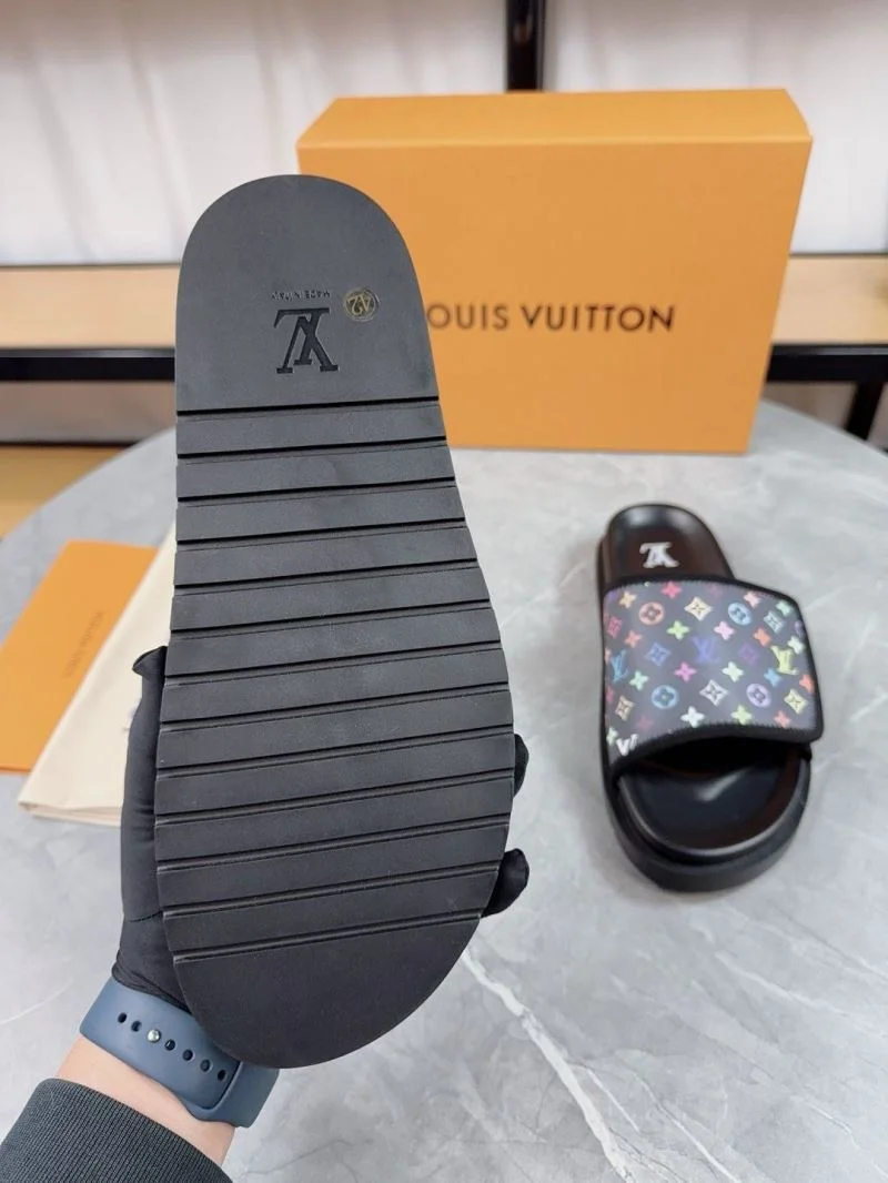 Compact Louis Vuitton Slippers 31150