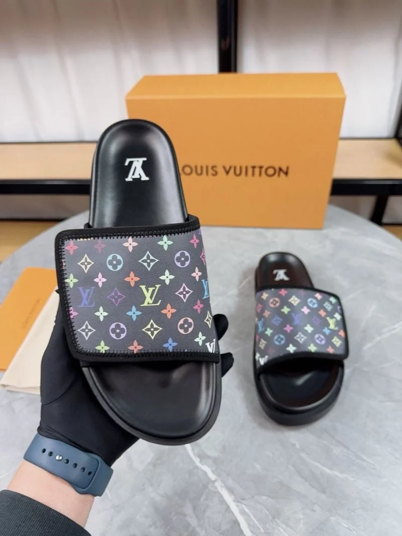 Compact Louis Vuitton Slippers 31150
