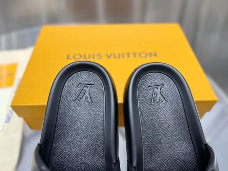 Louis Vuitton Slippers Contemporary 31136