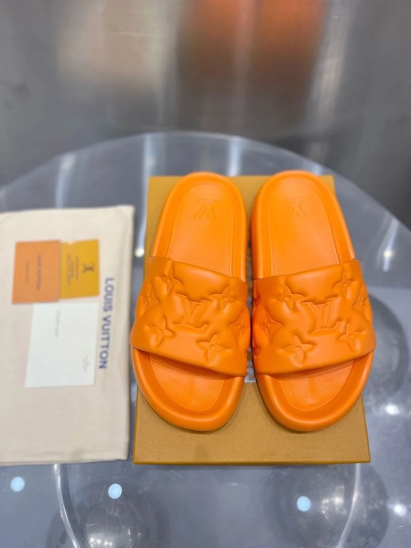 SmoothTexture Louis Vuitton Slippers 31118