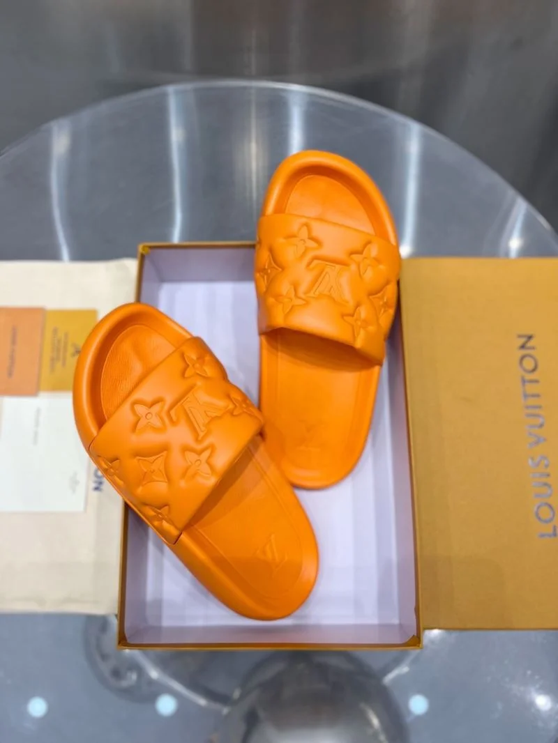 SmoothTexture Louis Vuitton Slippers 31118