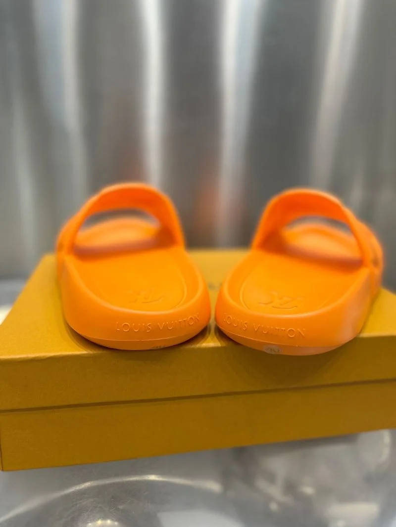 SmoothTexture Louis Vuitton Slippers 31118