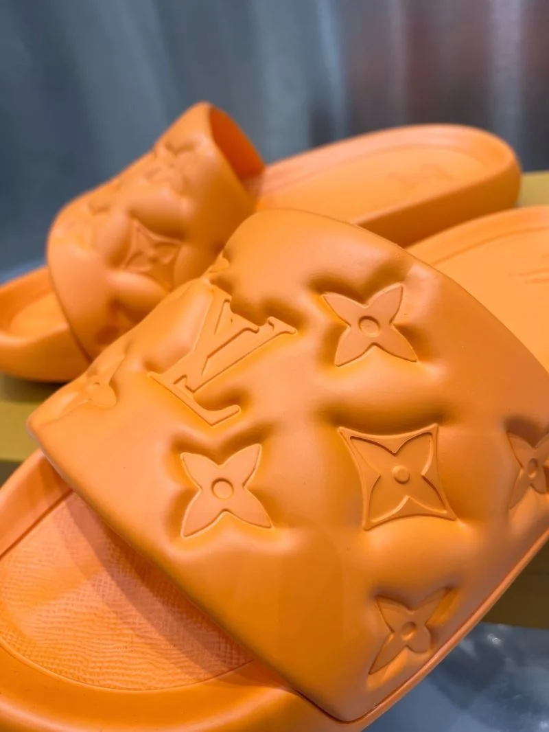 SmoothTexture Louis Vuitton Slippers 31118