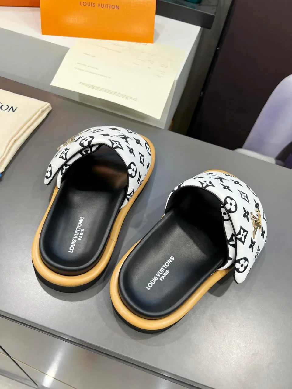 Louis Vuitton Slippers GoodFit 31142