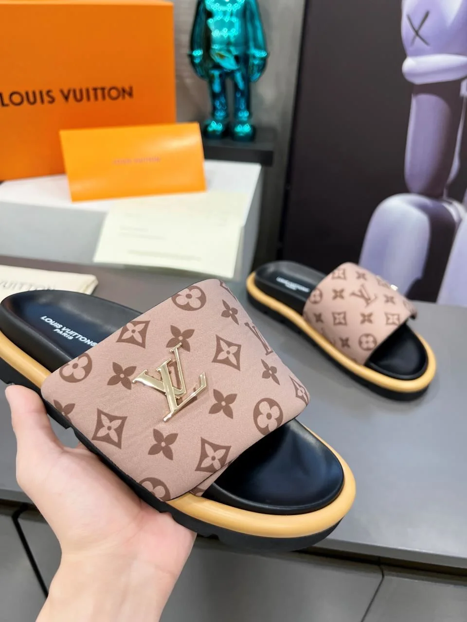 Louis Vuitton Slippers TechFriendly 31127