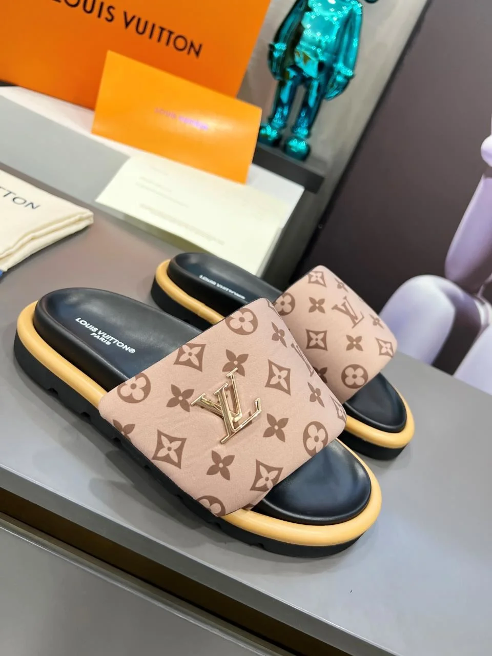 Louis Vuitton Slippers TechFriendly 31127