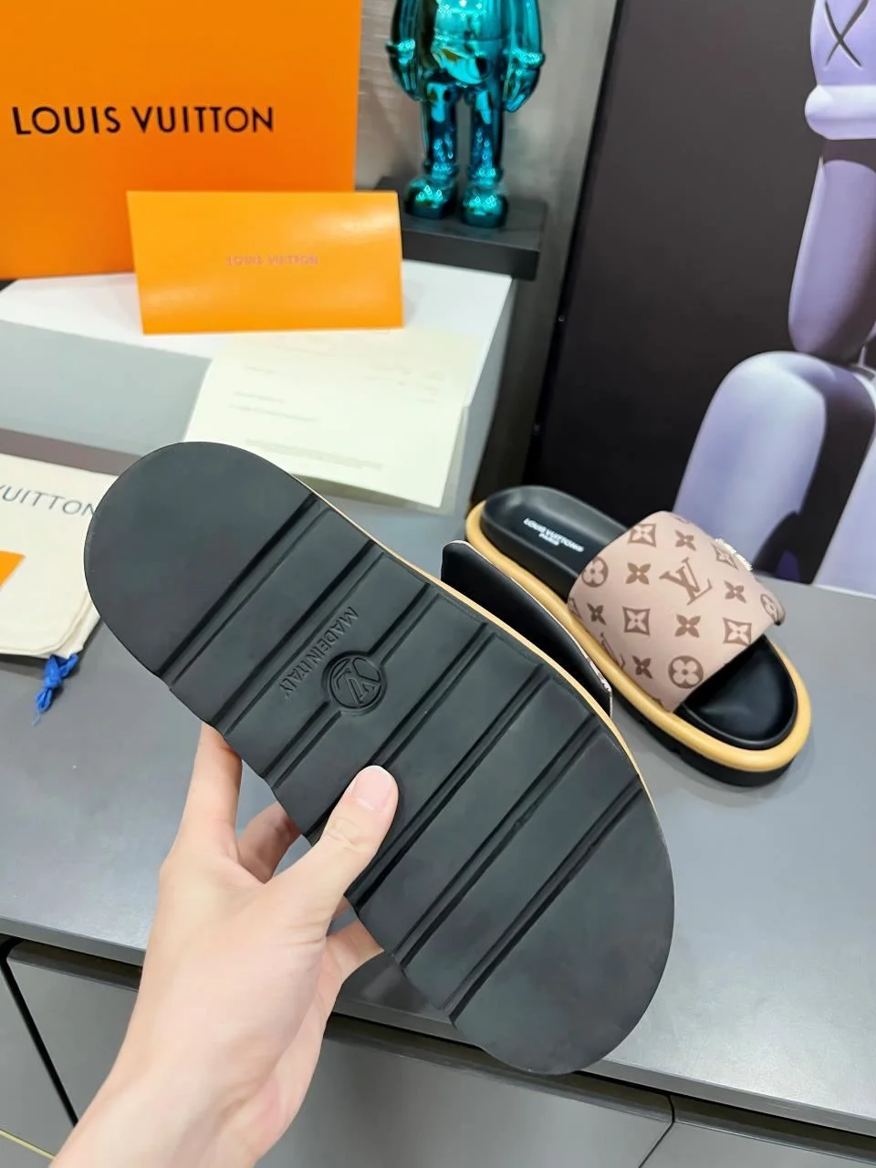 Louis Vuitton Slippers TechFriendly 31127