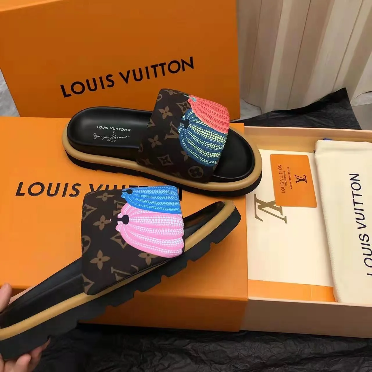 Breathable Louis Vuitton Slippers 31144