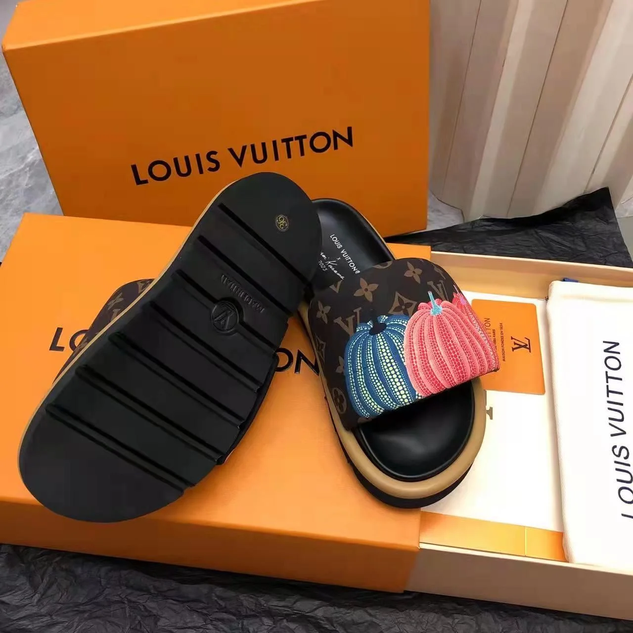 Breathable Louis Vuitton Slippers 31144