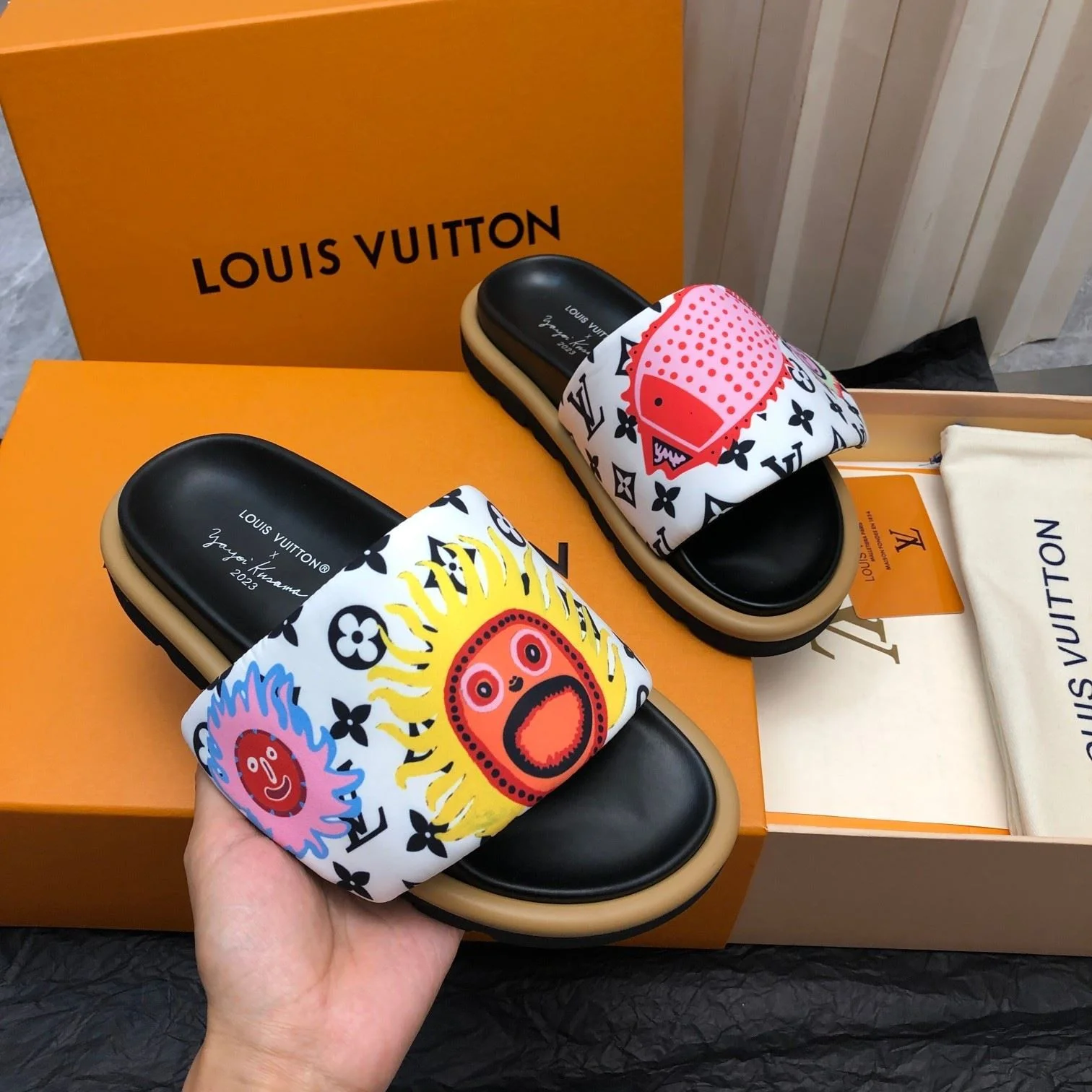 Louis Vuitton Slippers Upgraded 31132