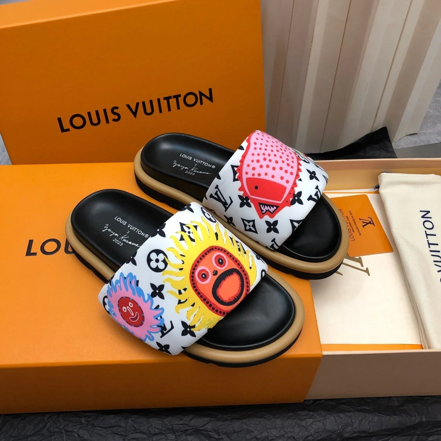 Louis Vuitton Slippers Upgraded 31132