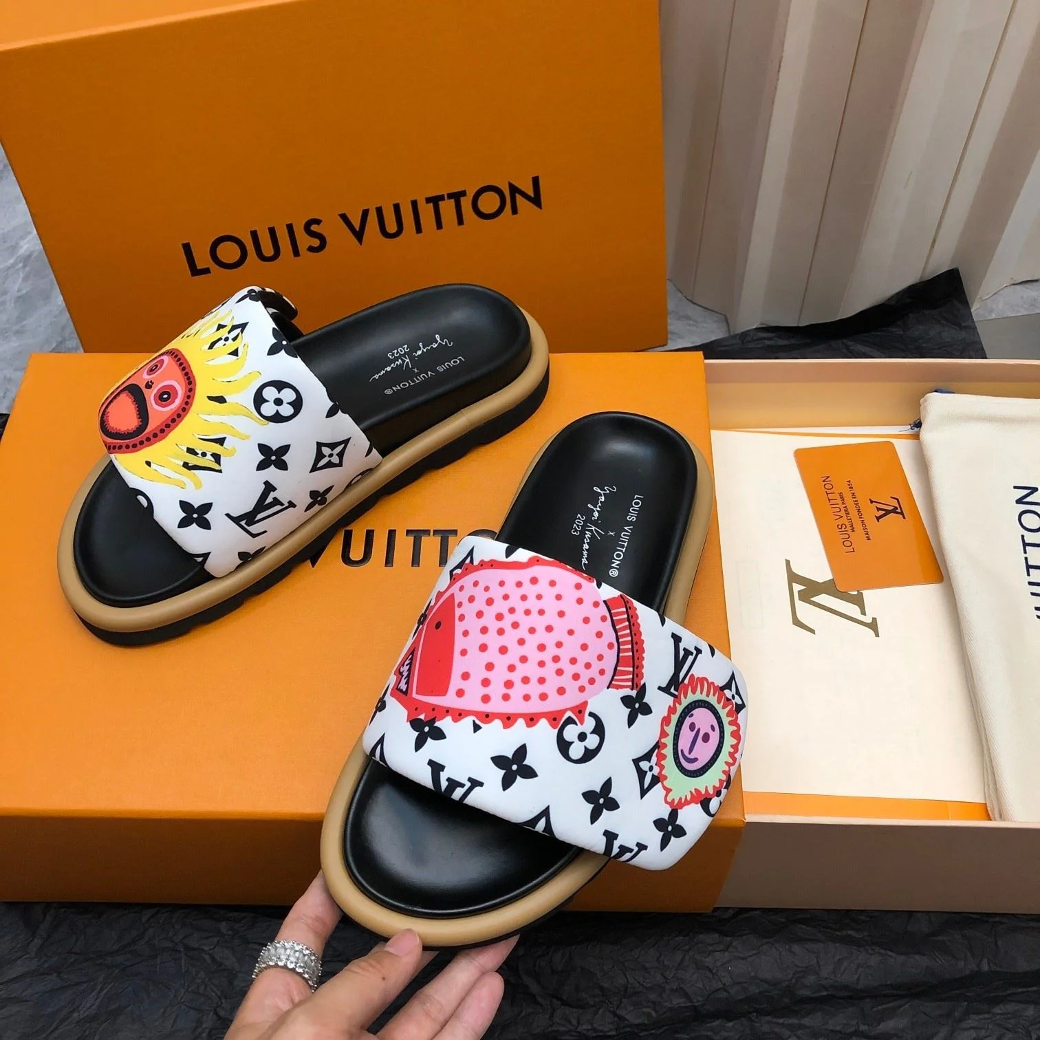 Louis Vuitton Slippers Upgraded 31132