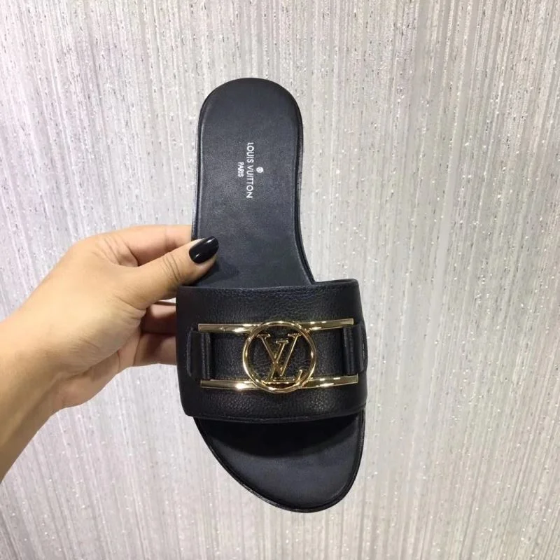 Minimalist Louis Vuitton Slippers 31112
