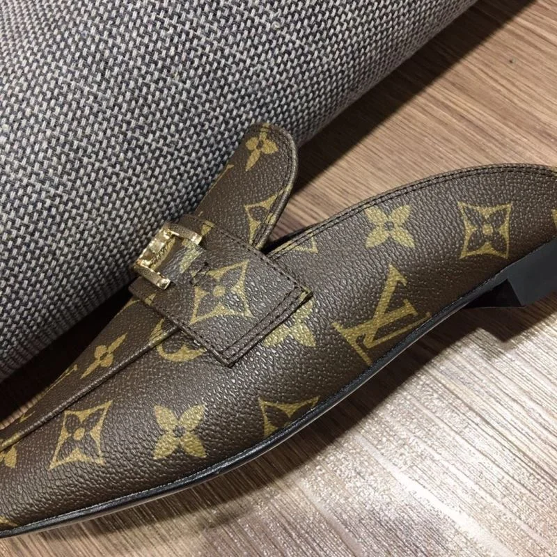 Sustainable Louis Vuitton Slippers 31105