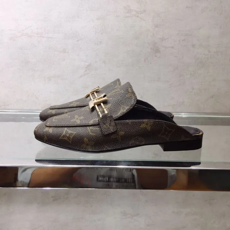Sporty Louis Vuitton Slippers 31100