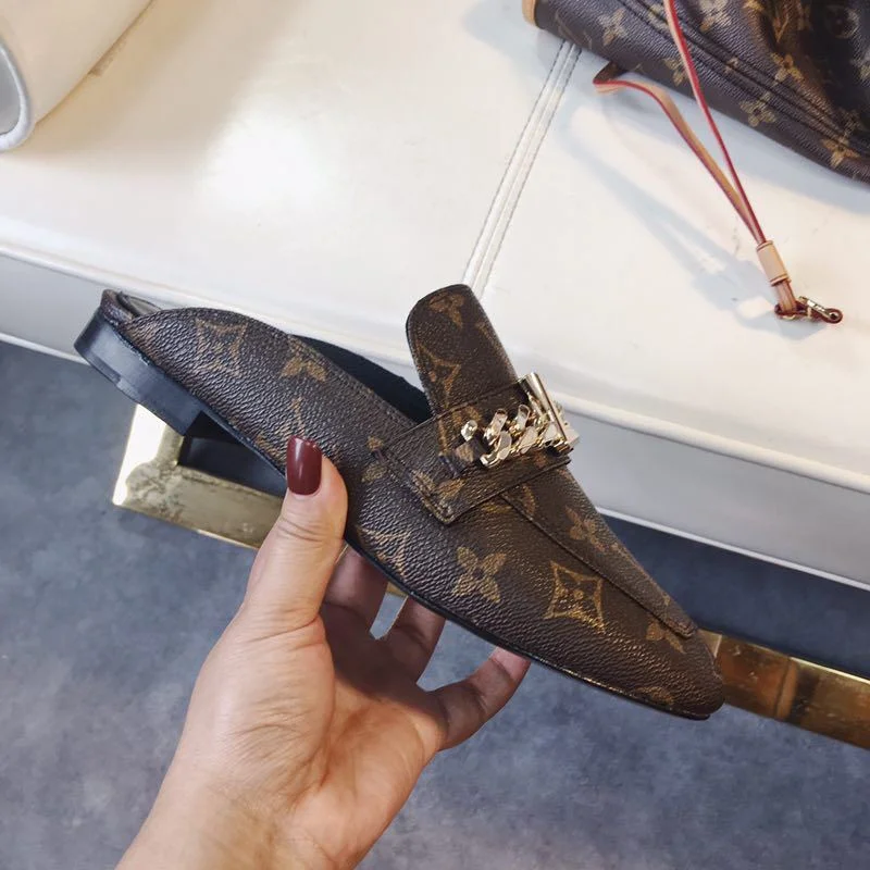 Neat Louis Vuitton Slippers 31099
