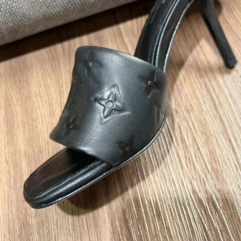 SunProtective Louis Vuitton Slippers 31095
