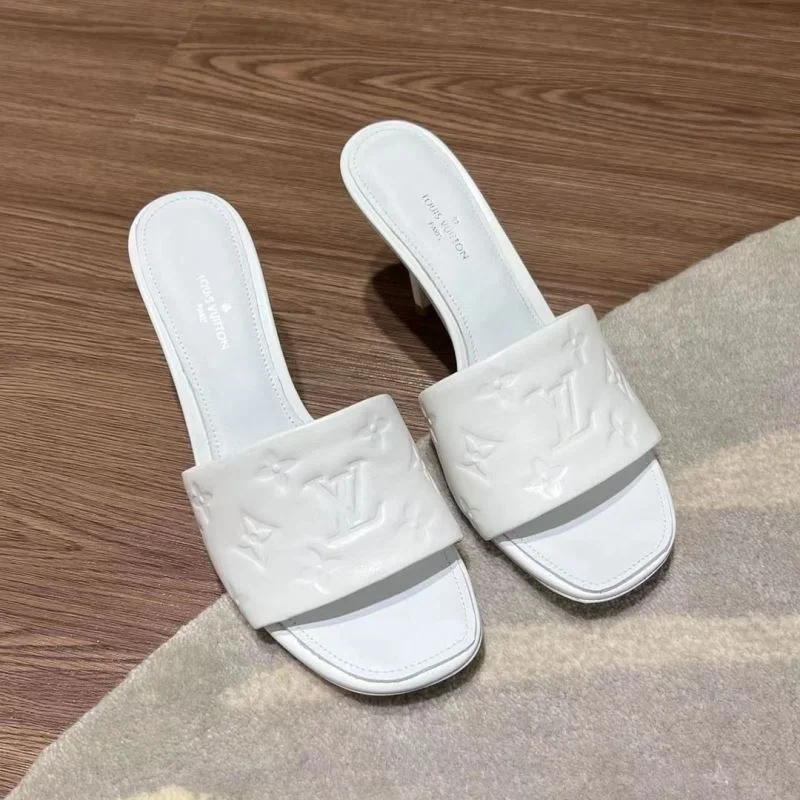 Cozy Louis Vuitton Slippers 31093