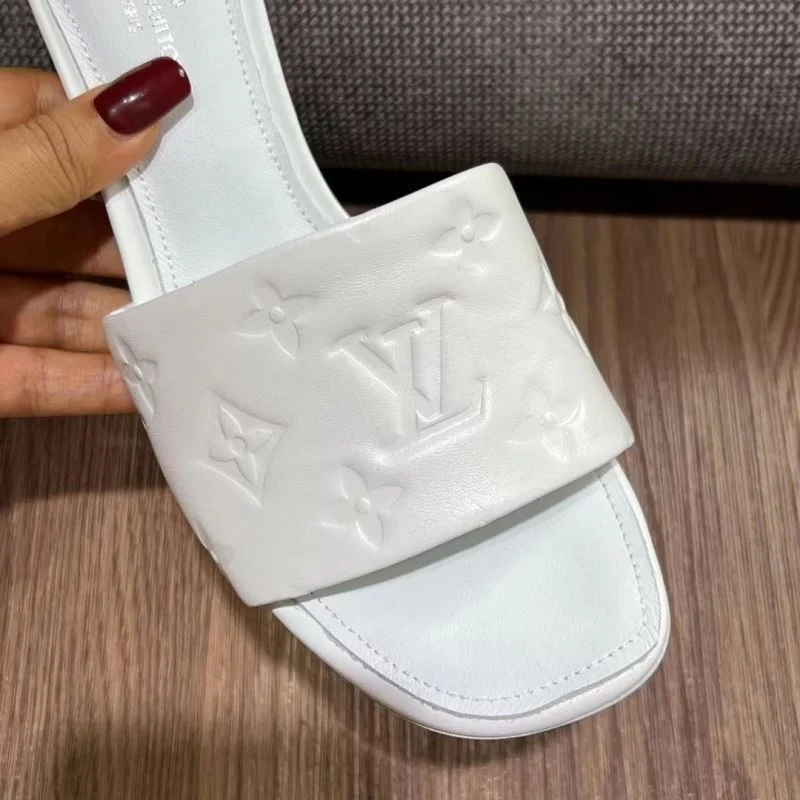 Cozy Louis Vuitton Slippers 31093