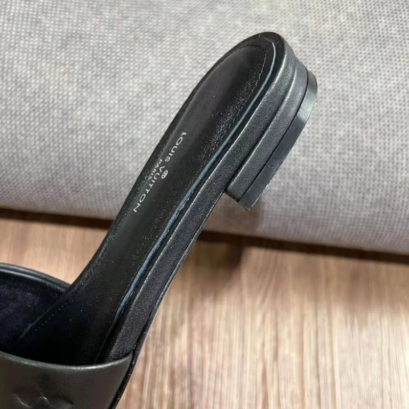 ZipUp Louis Vuitton Slippers 31087