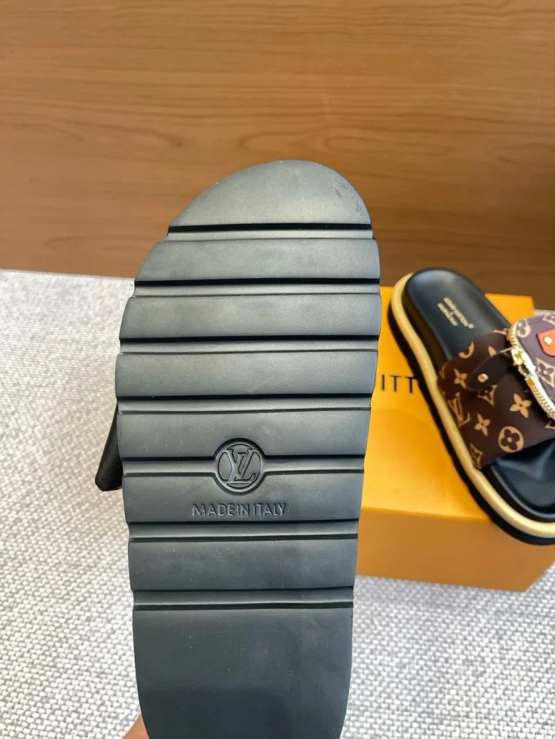 Louis Vuitton Slippers Trendy 31089