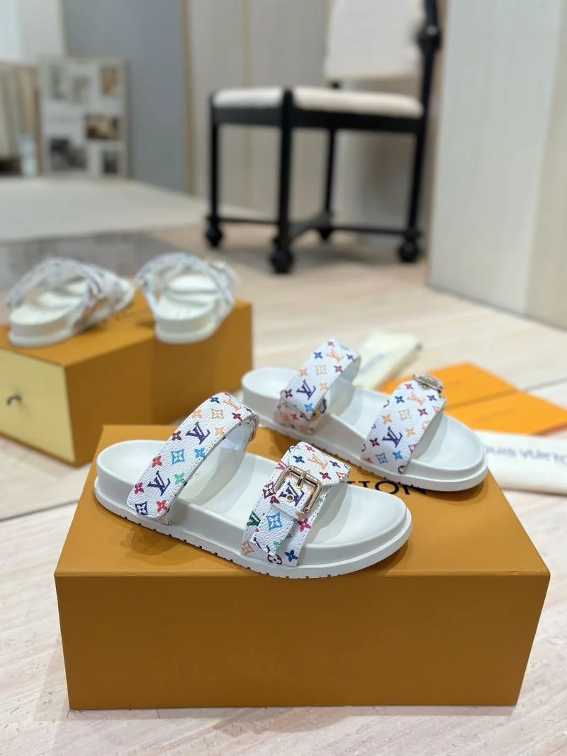 ModernLook Louis Vuitton Slippers 31064