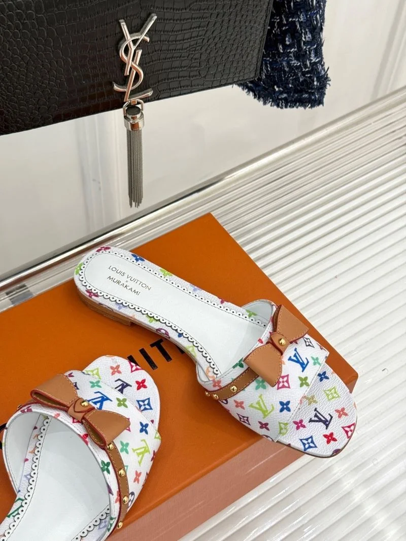Bright Louis Vuitton Slippers 31041