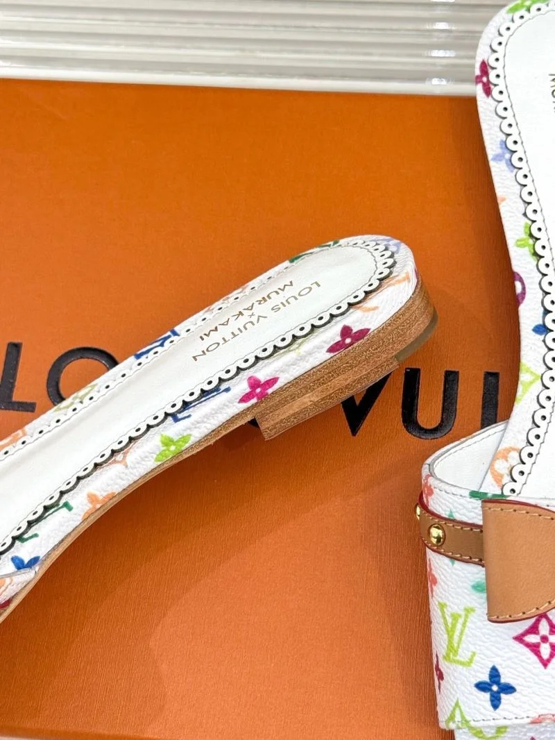 Bright Louis Vuitton Slippers 31041