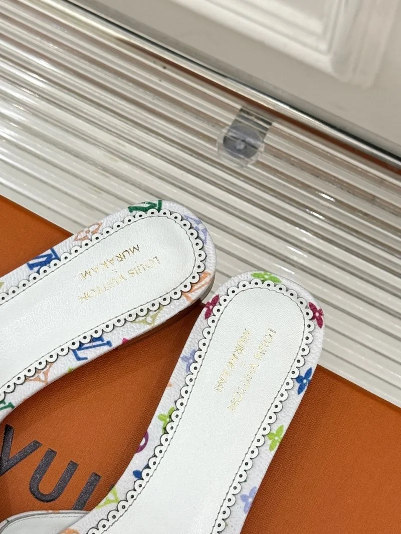 Bright Louis Vuitton Slippers 31041