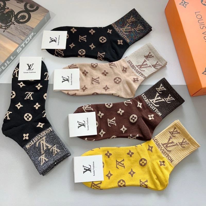Sporty Louis Vuitton Socks 273216