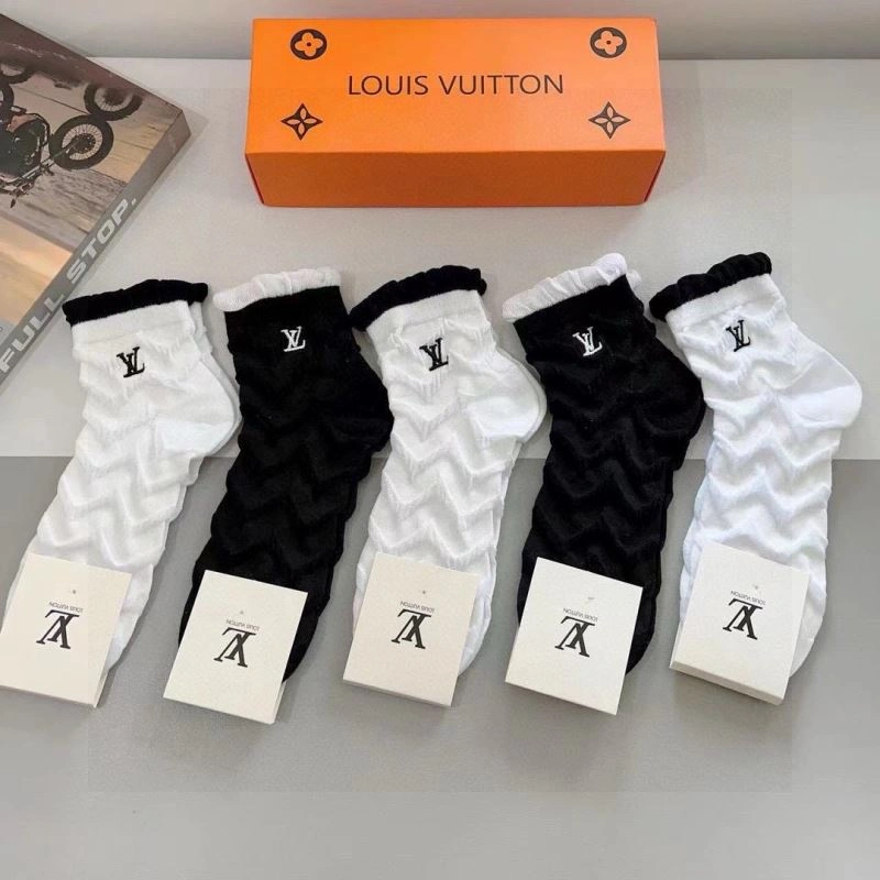 Bold Louis Vuitton Socks 273228