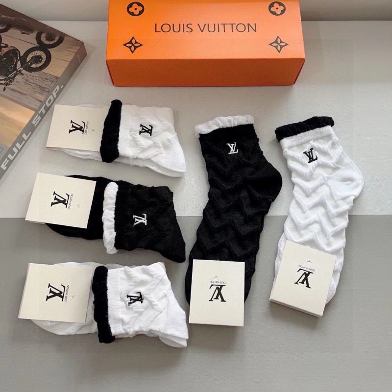 Bold Louis Vuitton Socks 273228