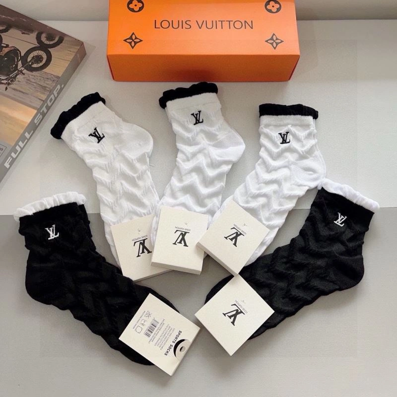 Bold Louis Vuitton Socks 273228