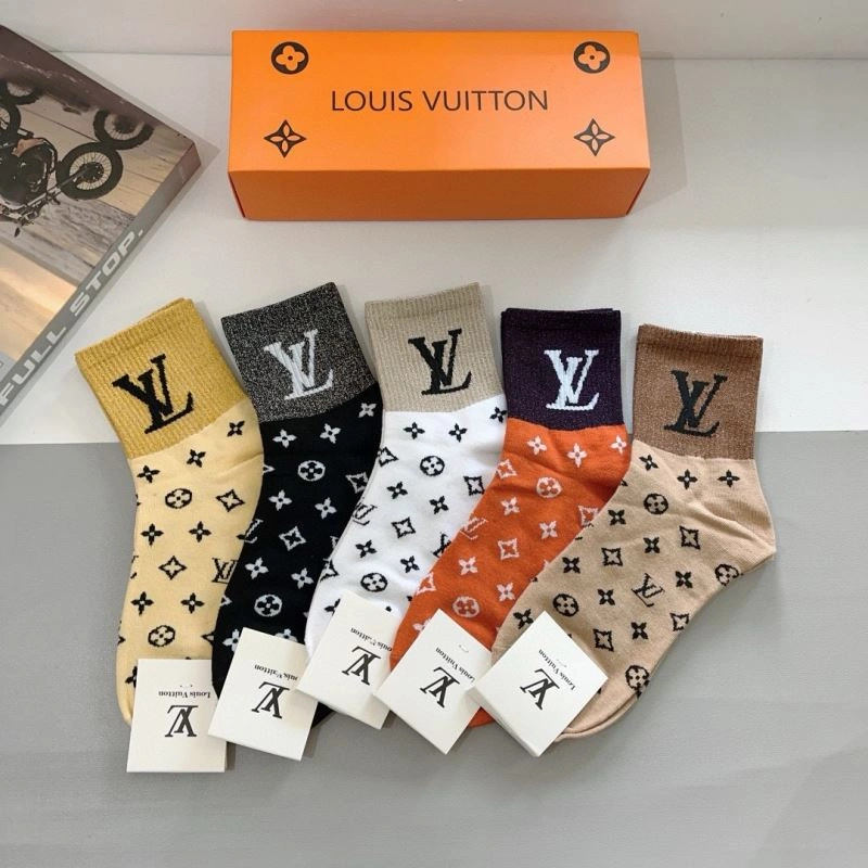 Sporty Louis Vuitton Socks 273225