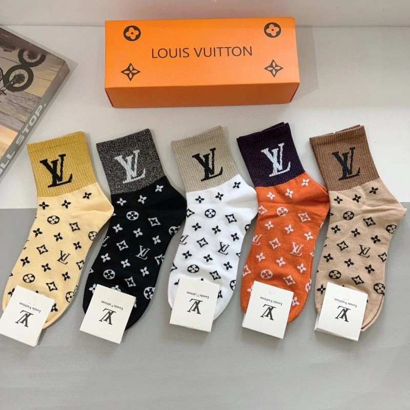 Sporty Louis Vuitton Socks 273225