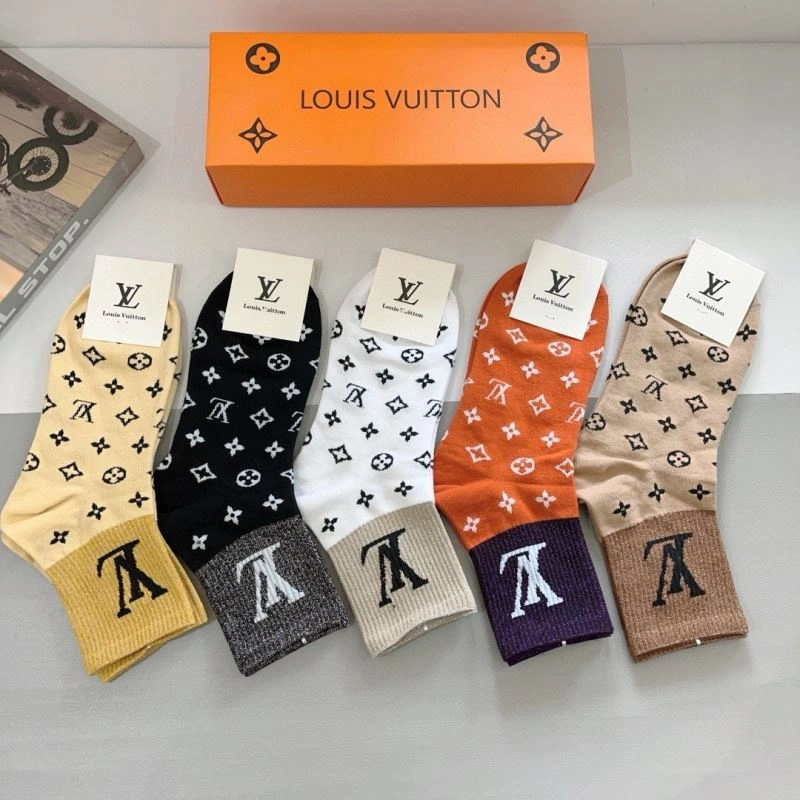 Sporty Louis Vuitton Socks 273225