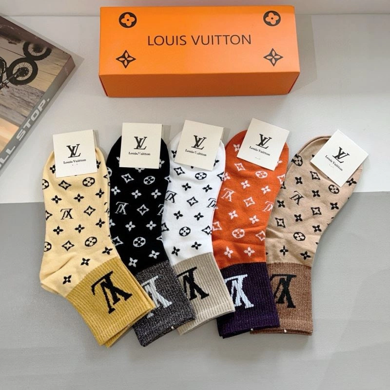 Sporty Louis Vuitton Socks 273225