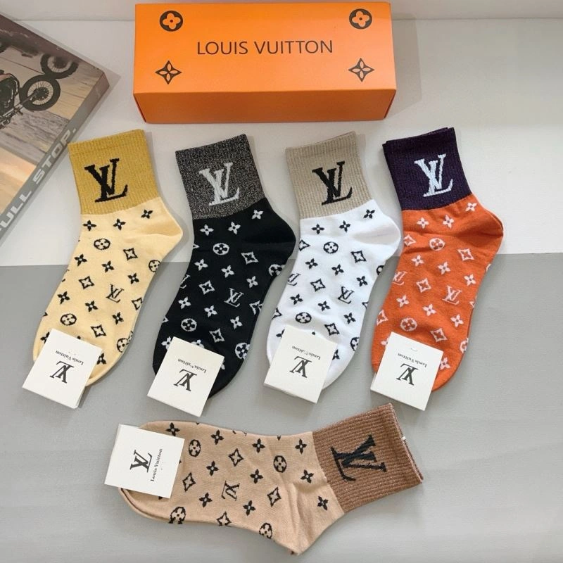 Sporty Louis Vuitton Socks 273225