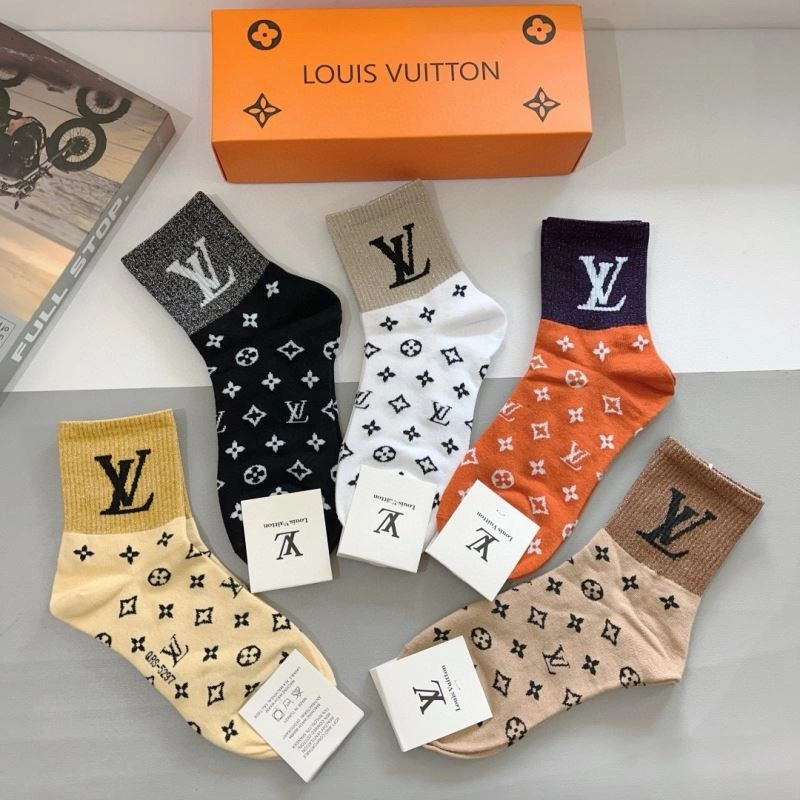 Sporty Louis Vuitton Socks 273225