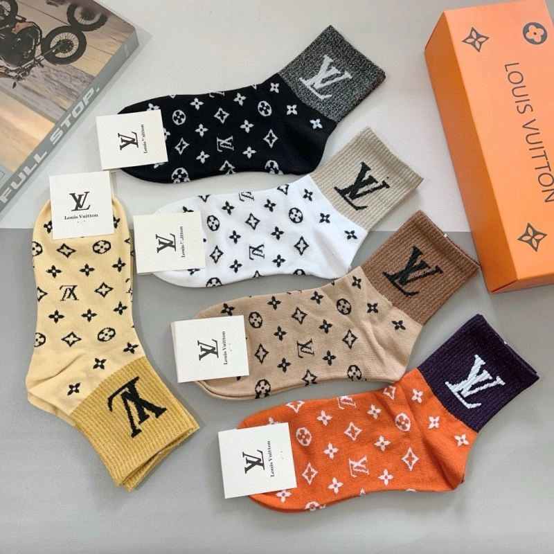 Sporty Louis Vuitton Socks 273225