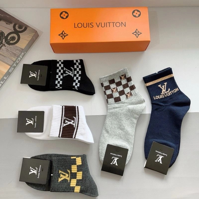 Functional Louis Vuitton Socks 273207