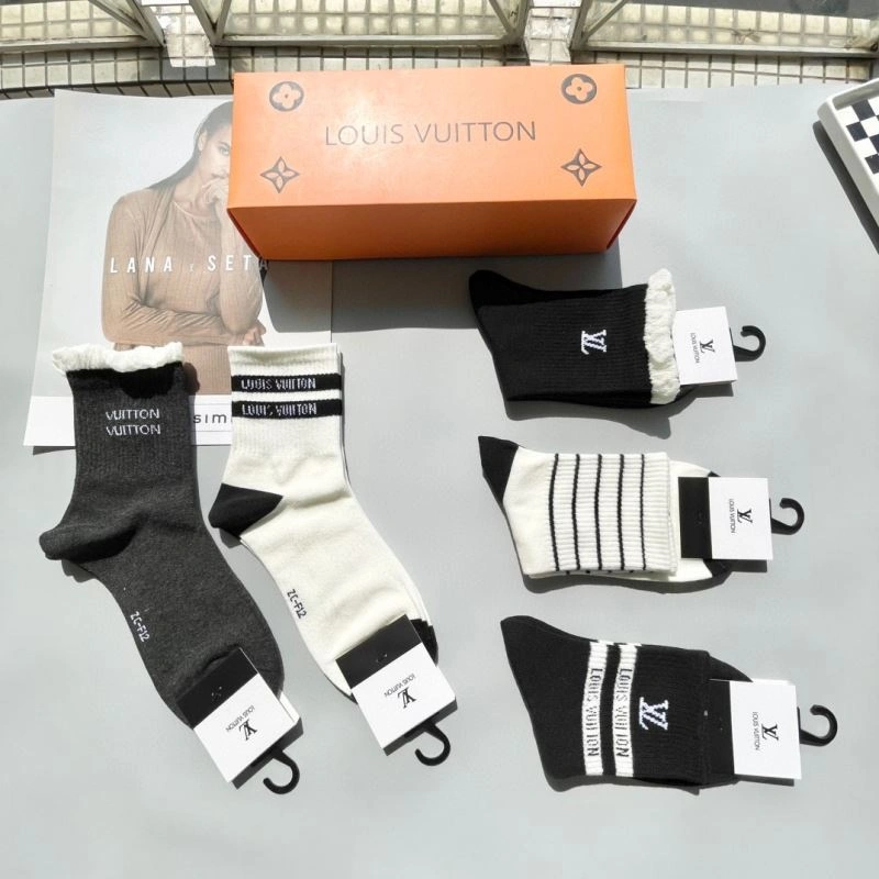 Louis Vuitton Socks Chic 273607