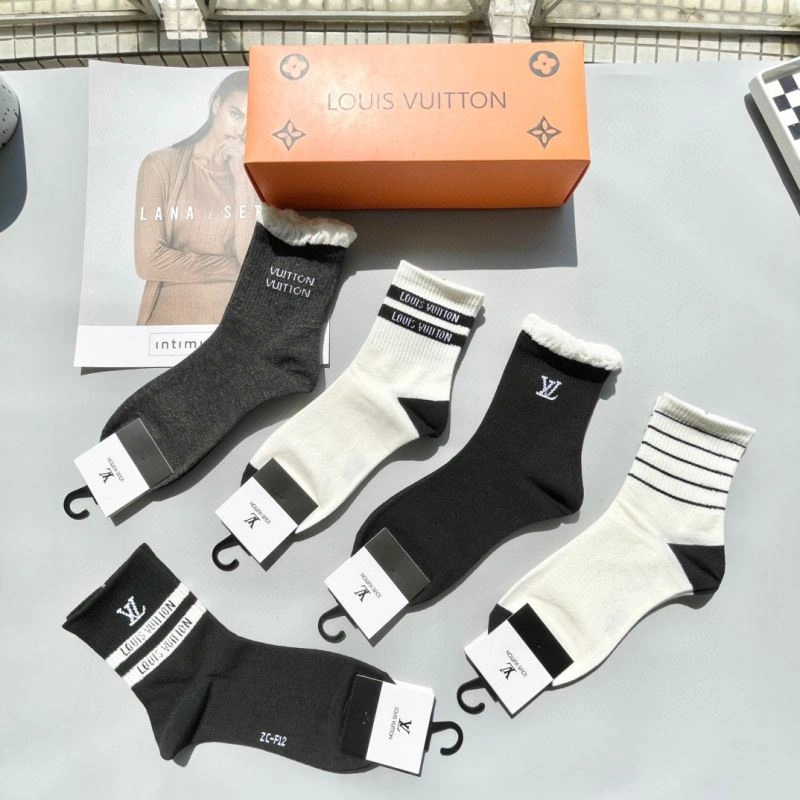 Louis Vuitton Socks Chic 273607