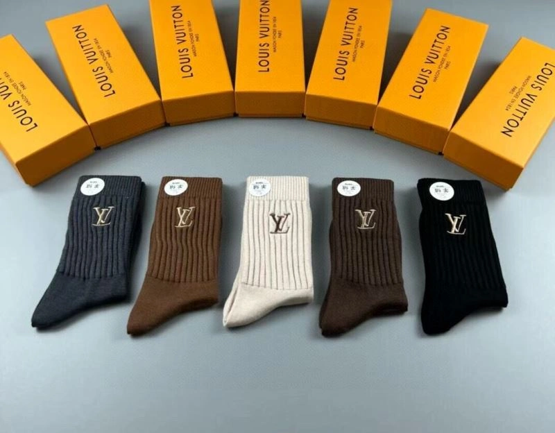 Lightweight Louis Vuitton Socks 273589