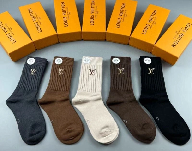 Lightweight Louis Vuitton Socks 273589
