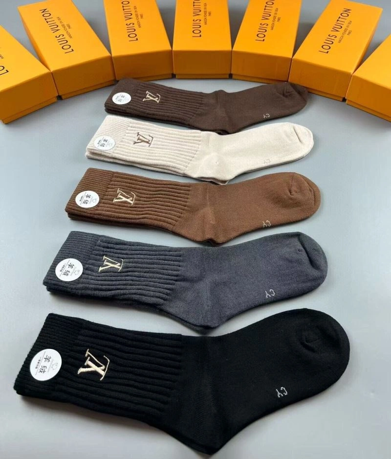 Lightweight Louis Vuitton Socks 273589