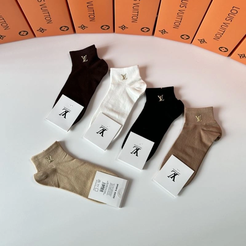 Lightweight Louis Vuitton Socks 273573