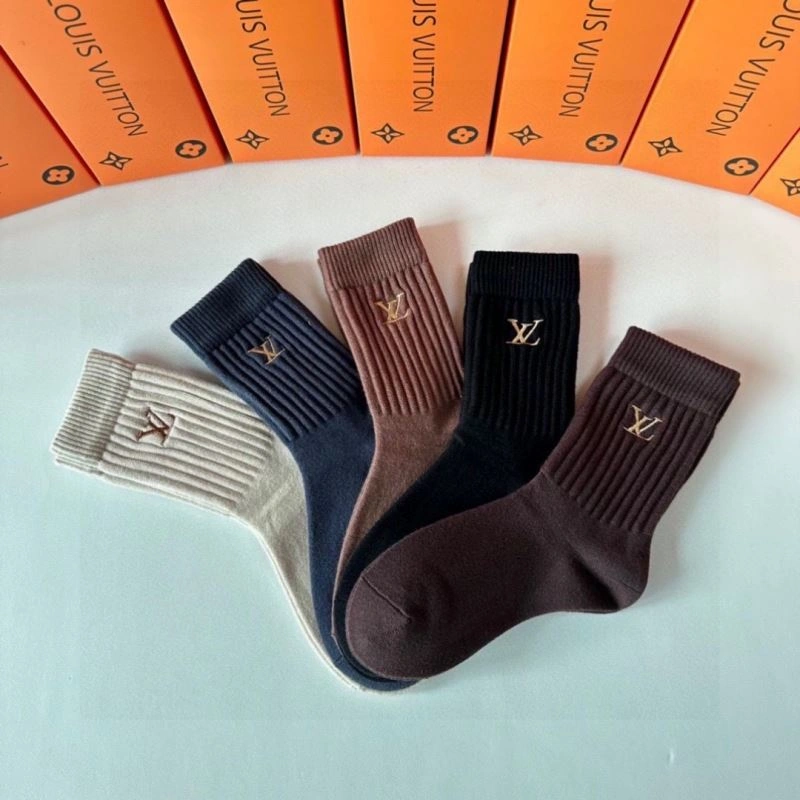 Snug Louis Vuitton Socks 273536